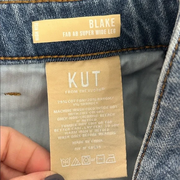 Kut from the Kloth Classic Blue Jeans - Picture 5 of 5